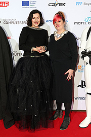 Dorothee Baer und Lisa Lang, ElektroCouture   Deutscher Computerspielpreis 2016 (©Fotos: Gisela Schober/Getty Images)